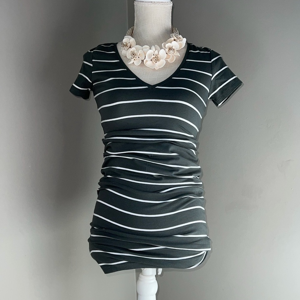 H&M XS Classic Grey & White Long Striped V-Neck Tee
